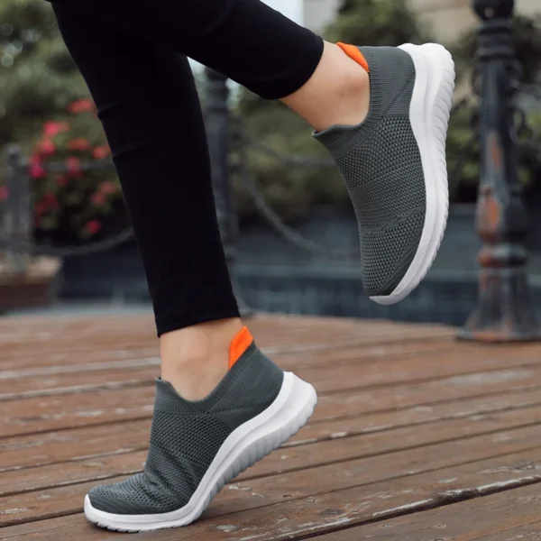 2023 New Comfortable High shoes man and womens classic sneakers Durable White Flat Canvas Shoes size 35-44 - Image 2