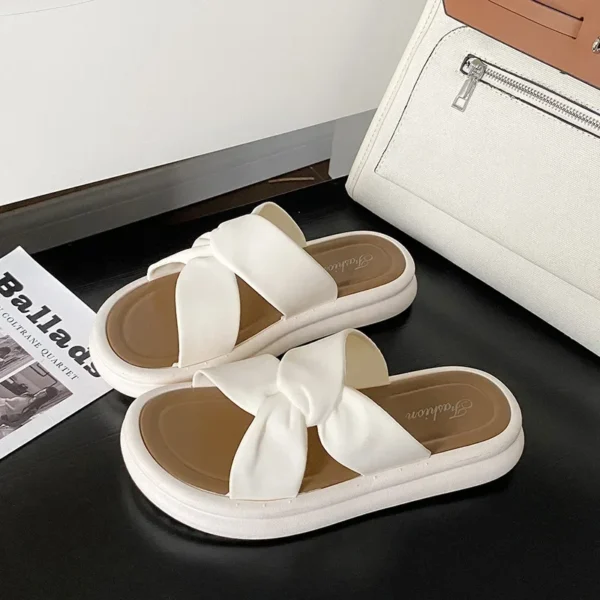 Fashionable Summer Women's Slippers Pearl Casual Beach Shoes Indoor Anti-Slip Outerwear Home Use PVC Sole Female Footwear - Image 3