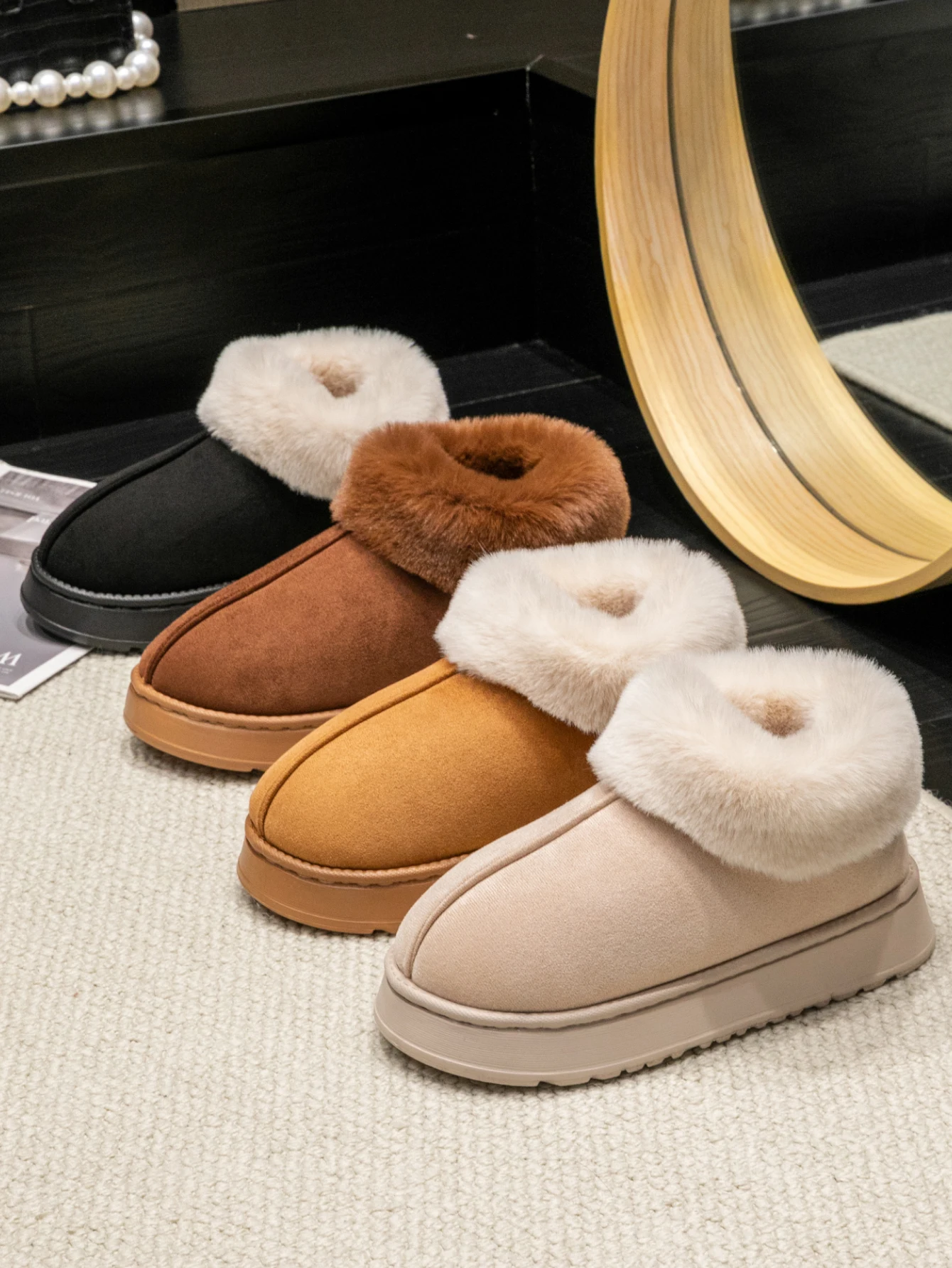 2024 High Quality of  Women’s Fashion Snow Boots Fluffy Plush Faux Fur Soft Slippers Winter Indoor Comfortable Home men’s Shoes