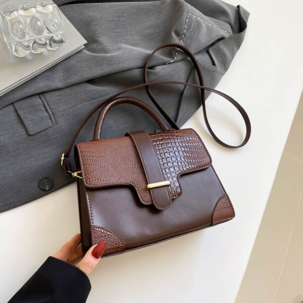 Ladies New Fashion Crossbody Bag - Image 9